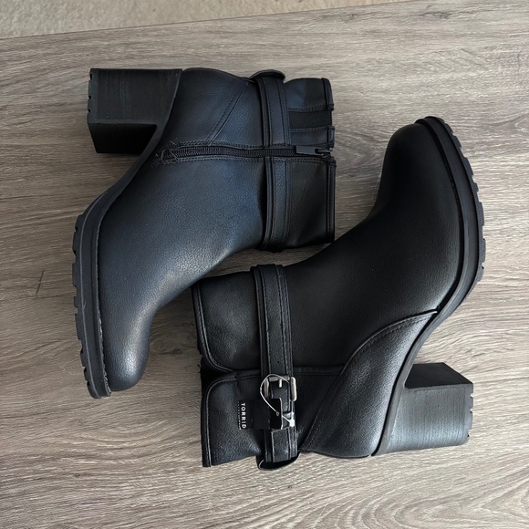 Torrid Side Buckle Heeled Bootie NWT Size 10w - Picture 3 of 5